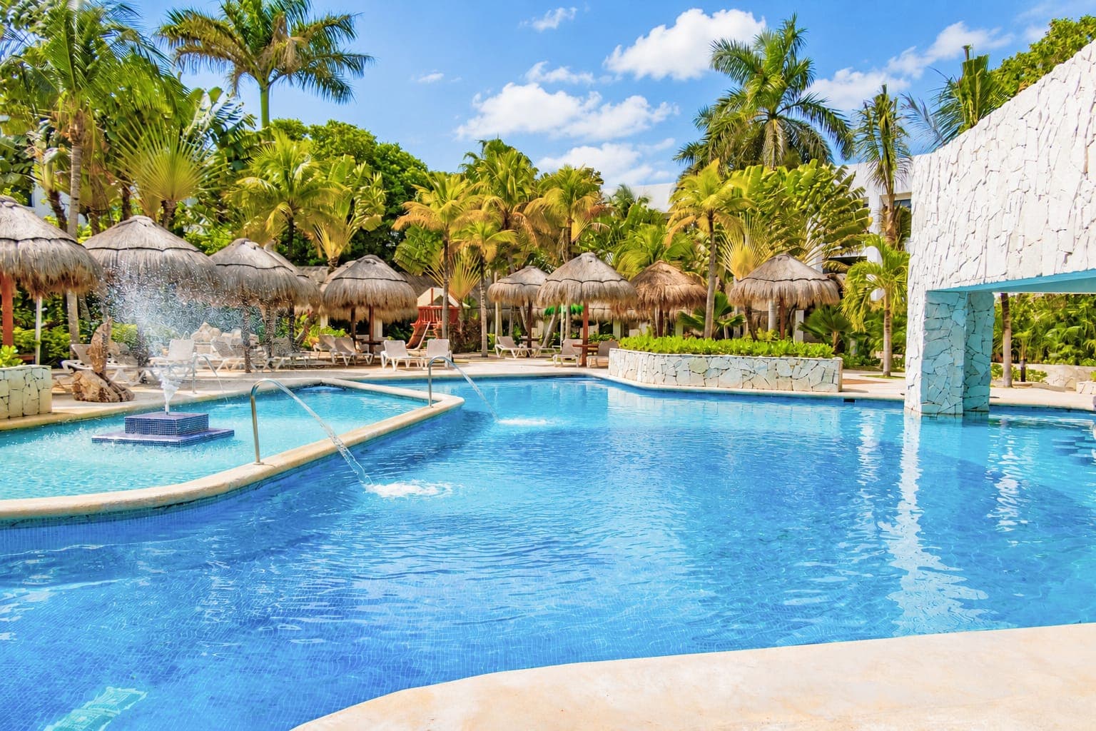 Piscina do The Sens Riviera (8)