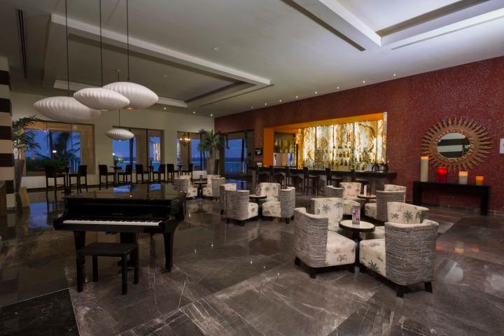 Lobby bar